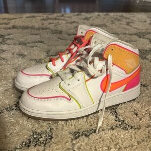 Nike Jordan 1 Mid “Edge Glow”